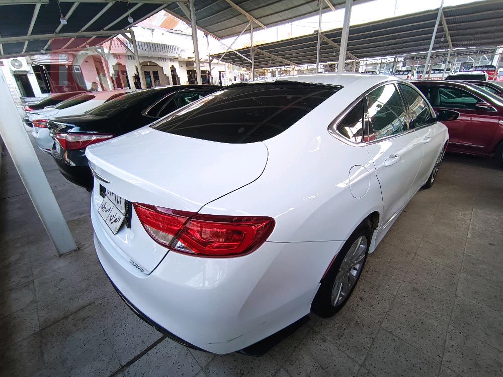 Chrysler 200
